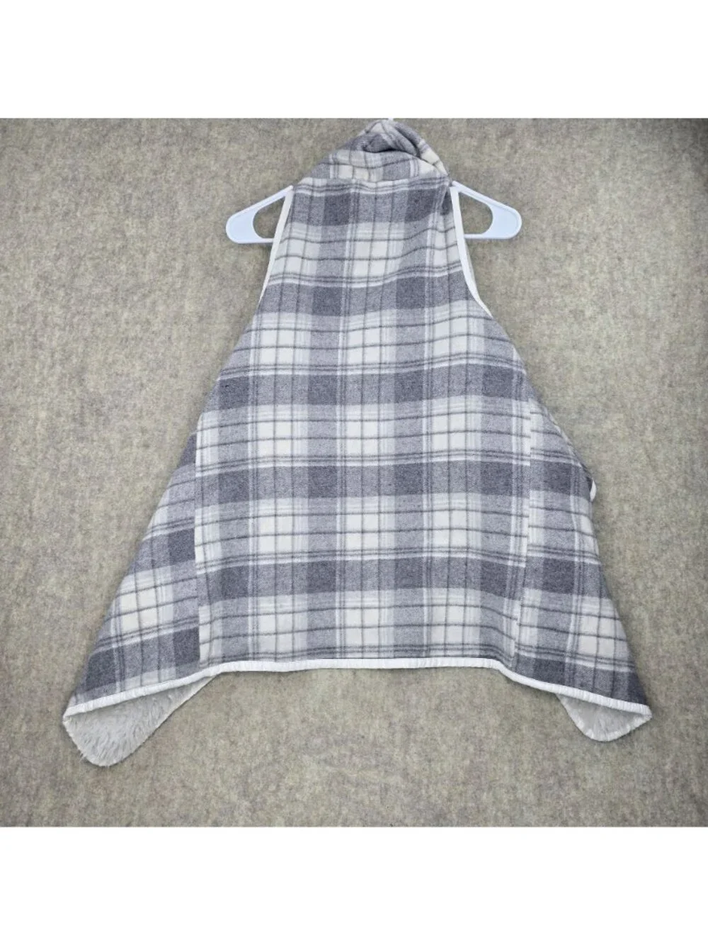 Me Jane Womens Plaid Fleece Vest Medium Gray Faux Fur Lining & Pockets